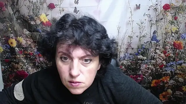 LuciaMii online show from 10-10-25, 05:06