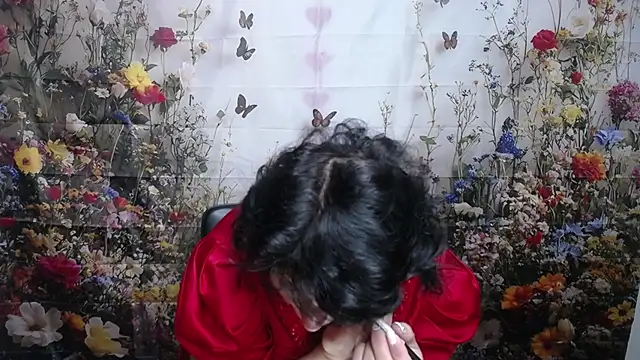 LuciaMii online show from 10-13-25, 05:13