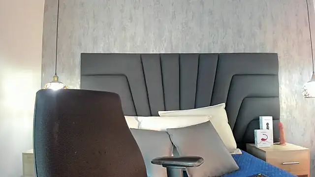 SARA STONE17 online show from 03-19-25, 06:12