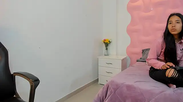 SofiSinfull online show from 09-11-25, 05:02