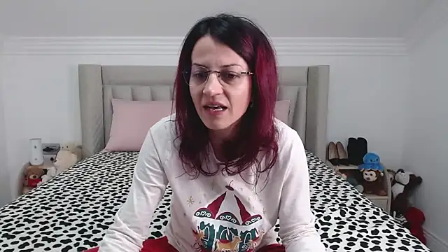 Snapshot of CatWoman0001 chatting on 12-17-25, 10:54 CatWoman0001 online show from 12-17-25, 10:54