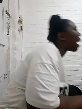 Snapshot of Thickchocolatex2 chatting on 03-05-26, 07:21 Thickchocolatex2 online show from 03-05-26, 07:21