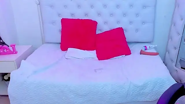 silvana  miller online show from 02-08-25, 01:11