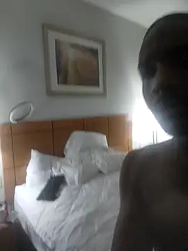 Snapshot of SirSubtrainer chatting on 01-04-25, 07:55 SirSubtrainer online show from 01-04-25, 07:55