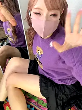 Snapshot of alice__1111 chatting on 10-20-25, 11:43 alice 1111 online show from 10-20-25, 11:43