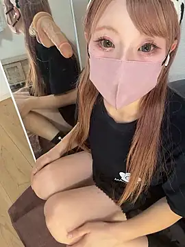 Snapshot of alice__1111 chatting on 10-22-25, 11:43 alice 1111 online show from 10-22-25, 11:43