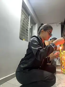 Snapshot of Arilw chatting on 12-08-24, 12:29 Arilw online show from 12-08-24, 12:29