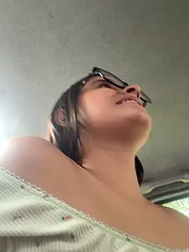 Snapshot of Arilw chatting on 02-27-25, 05:15 Arilw online show from 02-27-25, 05:15