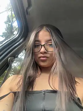 Snapshot of Arilw chatting on 02-28-25, 02:42 Arilw online show from 02-28-25, 02:42