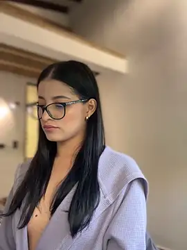 Snapshot of Arilw chatting on 11-04-25, 12:15 Arilw online show from 11-04-25, 12:15