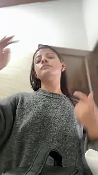 Snapshot of Arilw chatting on 03-13-26, 12:12 Arilw online show from 03-13-26, 12:12