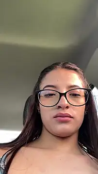 Snapshot of Arilw chatting on 03-31-26, 02:06 Arilw online show from 03-31-26, 02:06