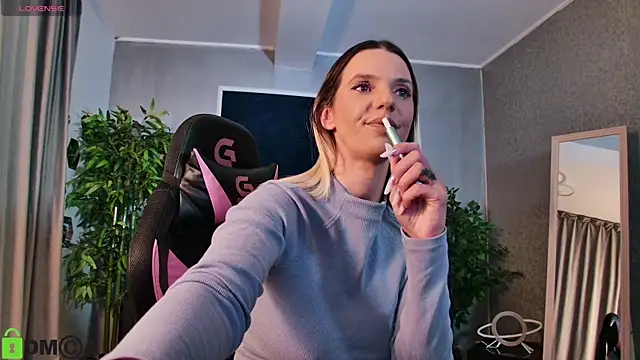 CaraBlake online show from 09-18-25, 04:42