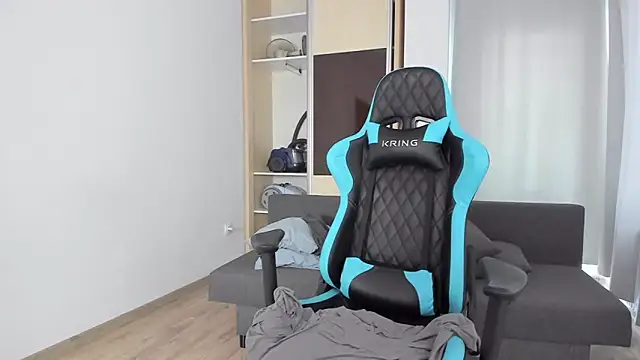 MatMalonne online show from 02-14-25, 01:40