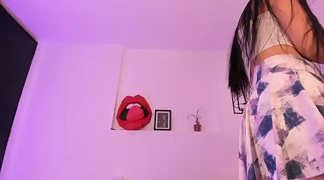 Snapshot of cloehonney chatting on 03-19-25, 12:12 cloehonney online show from 03-19-25, 12:12