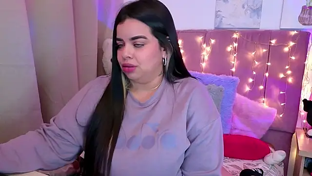 Snapshot of MiahJoness chatting on 11-10-25, 10:31 MiahJoness online show from 11-10-25, 10:31