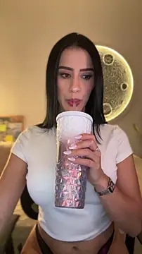 SarahhSmitth1 online show from 05-05-26, 11:35