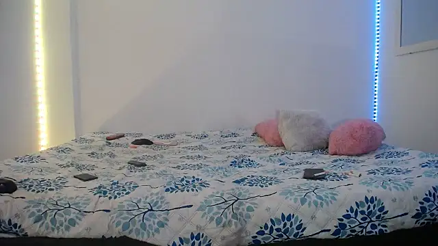 Laurenkenner  online show from 02-13-25, 04:17