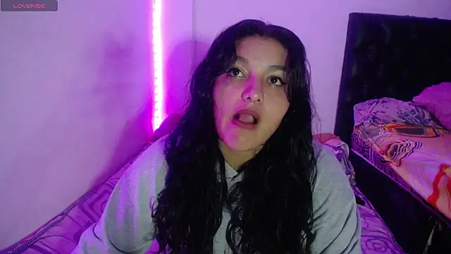 Laurenkenner  online show from 09-10-25, 07:14