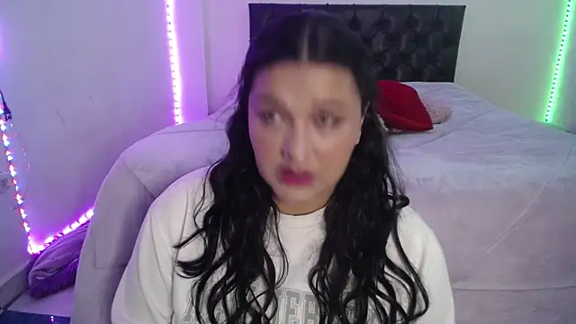 Laurenkenner  online show from 05-04-26, 06:48