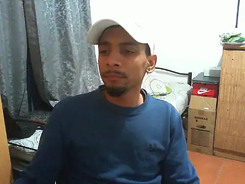 Snapshot of 29YOURZ_28_ chatting on 09-25-25, 05:27 29YOURZ 28 online show from 09-25-25, 05:27