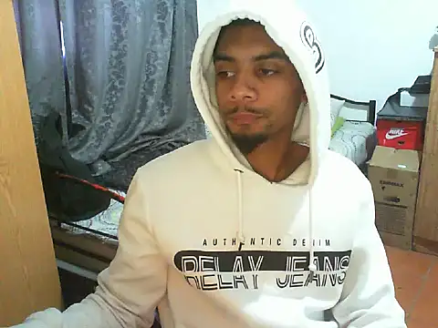 Snapshot of 29YOURZ_28_ chatting on 10-06-25, 08:34 29YOURZ 28 online show from 10-06-25, 08:34