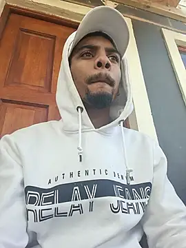 Snapshot of 29YOURZ_28_ chatting on 10-15-25, 10:37 29YOURZ 28 online show from 10-15-25, 10:37