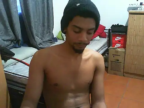 Snapshot of 29YOURZ_28_ chatting on 10-18-25, 04:30 29YOURZ 28 online show from 10-18-25, 04:30