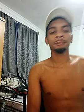 Snapshot of 29YOURZ_28_ chatting on 10-23-25, 07:23 29YOURZ 28 online show from 10-23-25, 07:23