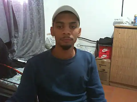 Snapshot of 29YOURZ_28_ chatting on 10-31-25, 02:51 29YOURZ 28 online show from 10-31-25, 02:51