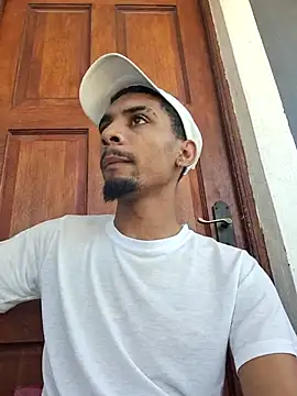 Snapshot of 29YOURZ_28_ chatting on 11-13-25, 08:57 29YOURZ 28 online show from 11-13-25, 08:57