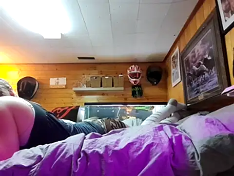 Snapshot of Ryan_and_Aurora chatting on 03-27-26, 01:55 Ryan and Aurora online show from 03-27-26, 01:55