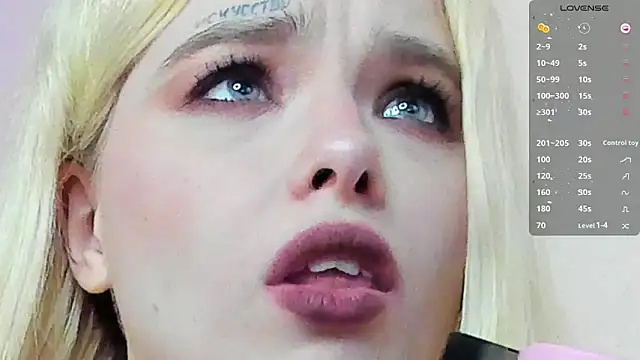 Snapshot of MisssLola chatting on 01-31-25, 04:06 MisssLola online show from 01-31-25, 04:06