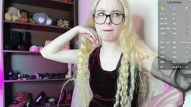 Snapshot of MisssLola chatting on 02-11-25, 01:20 MisssLola online show from 02-11-25, 01:20