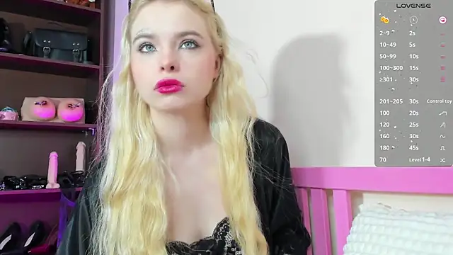 Snapshot of MisssLola chatting on 02-24-25, 01:53 MisssLola online show from 02-24-25, 01:53