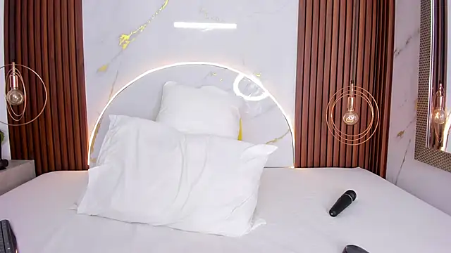 Snapshot of miamiller69 chatting on 09-21-25, 04:14 miamiller69 online show from 09-21-25, 04:14