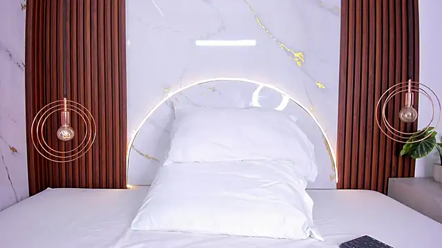 Snapshot of miamiller69 chatting on 10-04-25, 04:54 miamiller69 online show from 10-04-25, 04:54