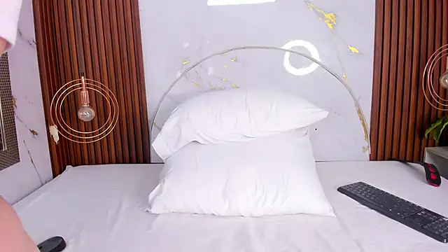 miamiller69 online show from 05-12-26, 04:31