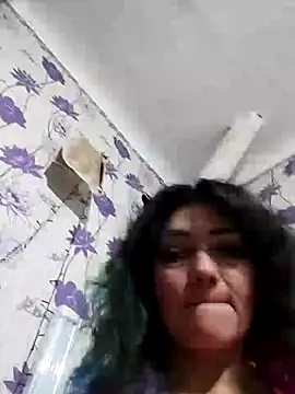 Snapshot of SweetLeila40 chatting on 02-09-25, 02:49 SweetLeila40 online show from 02-09-25, 02:49