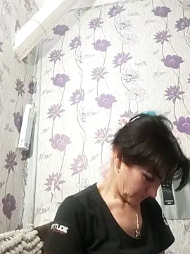 Snapshot of SweetLeila40 chatting on 02-27-25, 08:20 SweetLeila40 online show from 02-27-25, 08:20