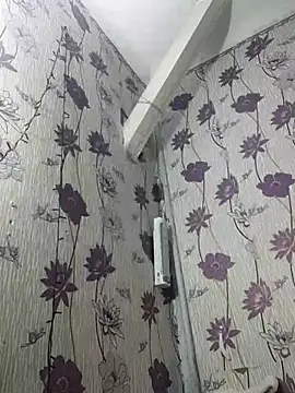 Snapshot of SweetLeila40 chatting on 02-28-25, 12:32 SweetLeila40 online show from 02-28-25, 12:32