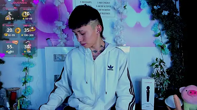 Snapshot of juniior_2311_ chatting on 01-28-25, 10:23 juniior 2311 online show from 01-28-25, 10:23