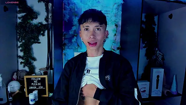 Snapshot of juniior_2311_ chatting on 03-09-25, 12:21 juniior 2311 online show from 03-09-25, 12:21