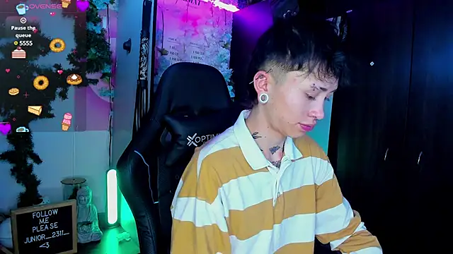 Snapshot of juniior_2311_ chatting on 03-15-25, 11:19 juniior 2311 online show from 03-15-25, 11:19