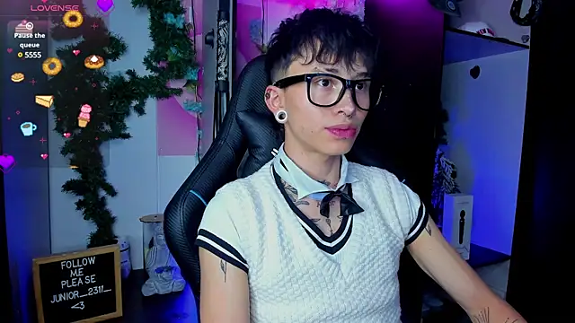 Snapshot of juniior_2311_ chatting on 03-19-25, 08:54 juniior 2311 online show from 03-19-25, 08:54