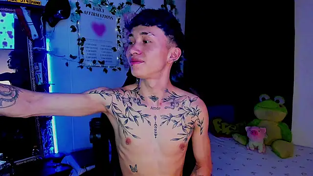 Snapshot of juniior_2311_ chatting on 09-09-25, 04:23 juniior 2311 online show from 09-09-25, 04:23