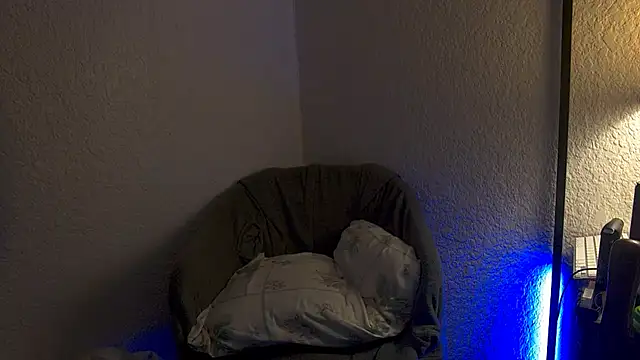 Snapshot of 6igsticc9inch chatting on 02-17-25, 02:20 6igsticc9inch online show from 02-17-25, 02:20