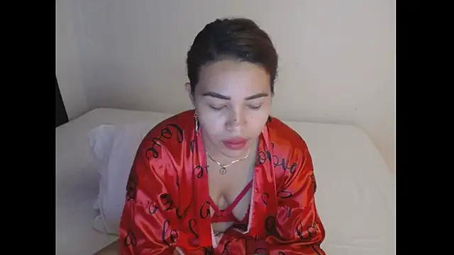 Snapshot of sexymoreniita chatting on 02-15-25, 06:12 sexymoreniita online show from 02-15-25, 06:12