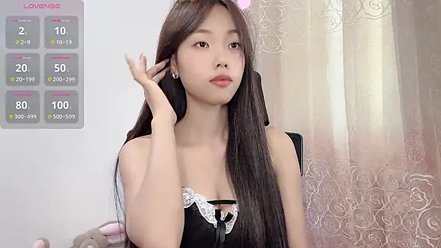 Snapshot of Lvy--v chatting on 09-12-25, 01:38 Lvy--v online show from 09-12-25, 01:38