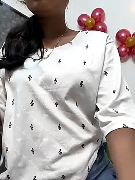yhona darling online show from 05-19-26, 07:53